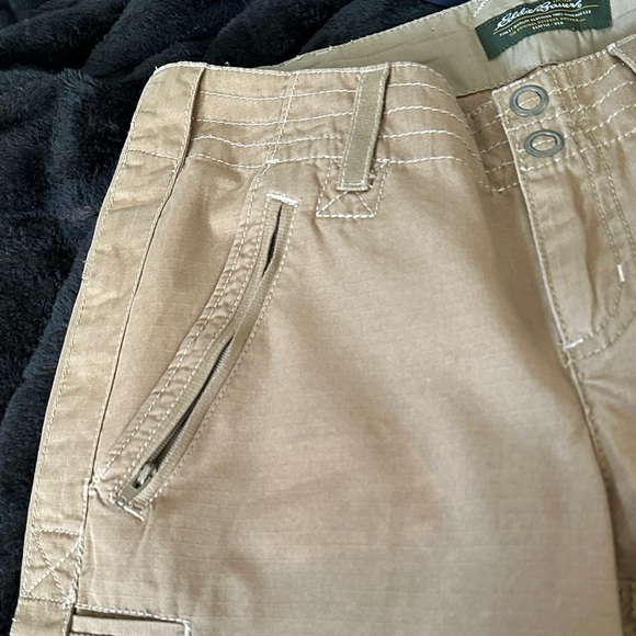 Eddie Bauer Blakely Fit Rip Stop Cropped Cargo Camp Travel Pants Cotton Size 2 P - Picture 11 of 13